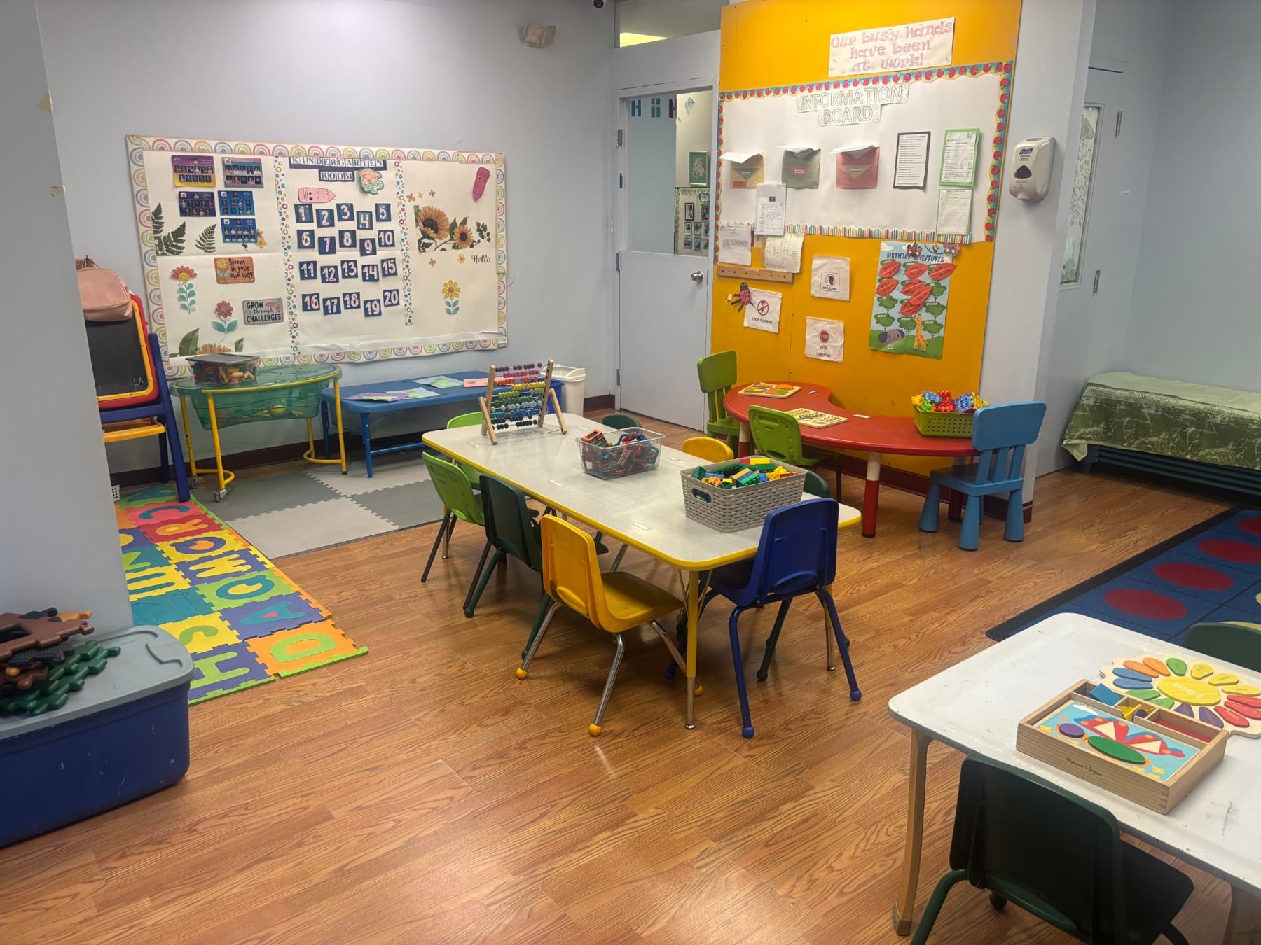 Learning corners and quiet tables